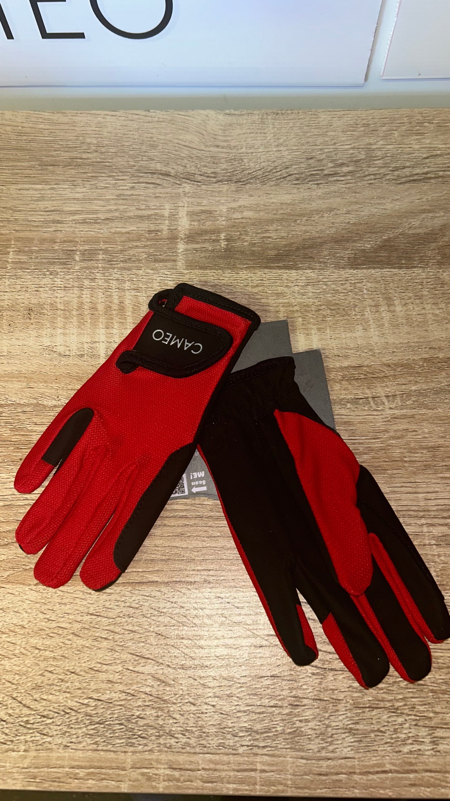 Cameo Equine Performance Adult Gloves.